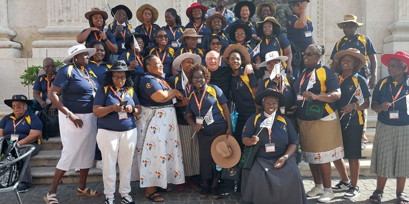 Dal Zimbabwe Visita alla Basilica di Genazzano in adorazione alla Madre del Buon Consiglio